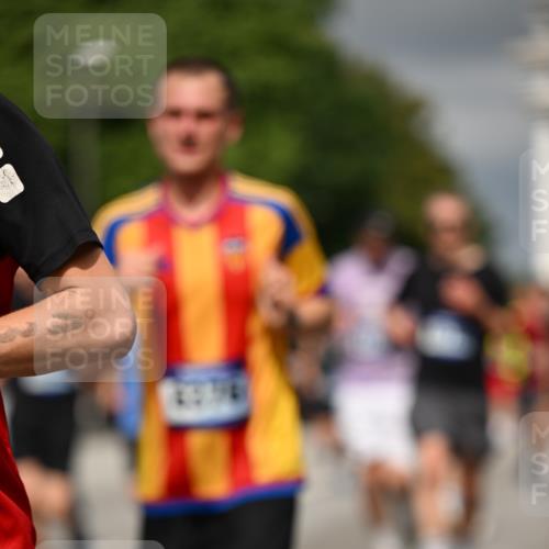 29.06.2025 - hella hamburg halbmarathon Dr. Thomas Lammeyer http://msf.ph/oto/8369151 29.06.2025 10:19:38 Kennedybrücke 1440, 1890, 2110, 2140, 2494, 2720, 2989, 3167, 3417, 4007, 4466, 5069, 5423, 6287, 6376, 6576, 7897, 7941, 7942, 8885, 9113, 9192, 9556, 9657, 9847, 10108, 10608, 10775, 10963 meine-sportfotos.de