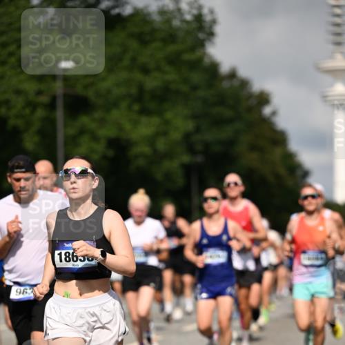 29.06.2025 - hella hamburg halbmarathon Dr. Thomas Lammeyer http://msf.ph/oto/8369205 29.06.2025 09:57:21 Kennedybrücke 1466, 2270, 2516, 2890, 2937, 3004, 3186, 3414, 3852, 4140, 4235, 4247, 4310, 4949, 5115, 5362, 5460, 5528, 5532, 5650, 6071, 6203, 6282, 6375, 6388, 6460, 6575, 6903, 7167, 7385, 7448, 7480, 7734, 8023, 9030, 9043, 9126, 9200, 9303, 9305, 9633, 9723, 9965, 10792, 11077, 11283 meine-sportfotos.de