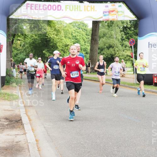 29.06.2025 - hella hamburg halbmarathon MichiJ http://msf.ph/oto/8369231 29.06.2025 10:44:23 Zwischen KM18-KM19 2652, 3575, 4632, 5015, 5134, 5391, 6892, 7159, 9316, 10788, 11645, 12773, 15110, 15220, 16418, 16531, 16634, 16909, 17405, 17848, 18180 meine-sportfotos.de