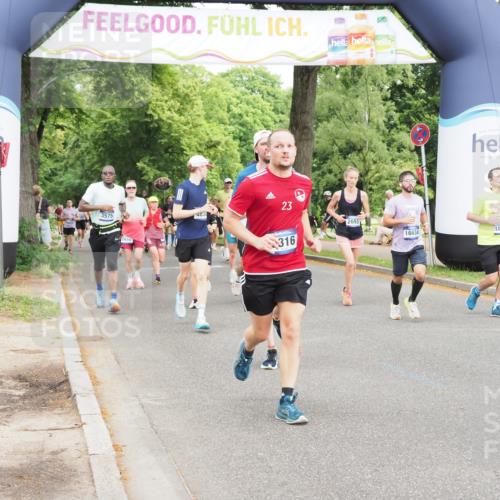 29.06.2025 - hella hamburg halbmarathon MichiJ http://msf.ph/oto/8369270 29.06.2025 10:44:24 Zwischen KM18-KM19 2652, 2656, 3575, 4632, 5134, 5391, 6892, 7159, 9316, 10788, 11645, 15110, 15220, 16418, 16531, 16634, 16909, 17405, 17848, 18180 meine-sportfotos.de