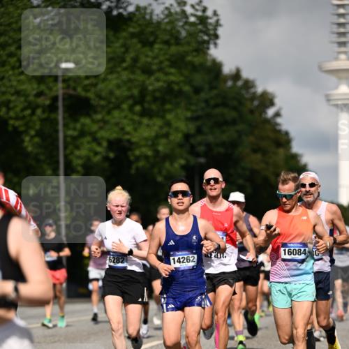 29.06.2025 - hella hamburg halbmarathon Dr. Thomas Lammeyer http://msf.ph/oto/8369288 29.06.2025 09:57:21 Kennedybrücke 1466, 2270, 2516, 2890, 2937, 3004, 3186, 3414, 3852, 4140, 4235, 4247, 4310, 4949, 5115, 5362, 5460, 5528, 5532, 5650, 6071, 6203, 6282, 6375, 6388, 6460, 6575, 6903, 7167, 7385, 7448, 7480, 7734, 8023, 9030, 9043, 9126, 9200, 9303, 9305, 9633, 9723, 9965, 10792, 11077, 11283 meine-sportfotos.de