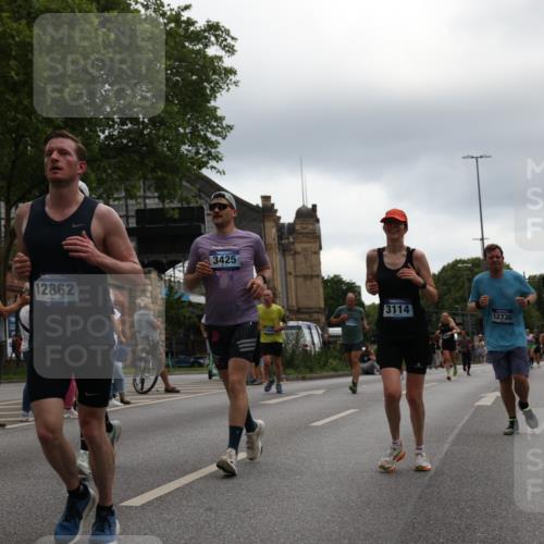 29.06.2025 - hella hamburg halbmarathon Yannick Fuchs http://msf.ph/oto/8369299 29.06.2025 10:53:31 20KM 2348, 2780, 3114, 3279, 3425, 4238, 4796, 4986, 5885, 6087, 6220, 6438, 7031, 7287, 8030, 8326, 8481, 8807, 9985, 10488, 10587, 10896, 11018, 11114, 11158, 11159, 11250, 11757, 11935, 11938, 12206, 12261, 12564, 12736, 12779, 12862, 13583, 13706, 13761, 14567, 14732, 14902, 14928, 14965, 15785, 15914, 16227, 16530, 16754, 16910, 16915, 16980, 17176, 17304, 17503, 17630, 18467, 18485, 18716, 18855, 19015, 19160 meine-sportfotos.de