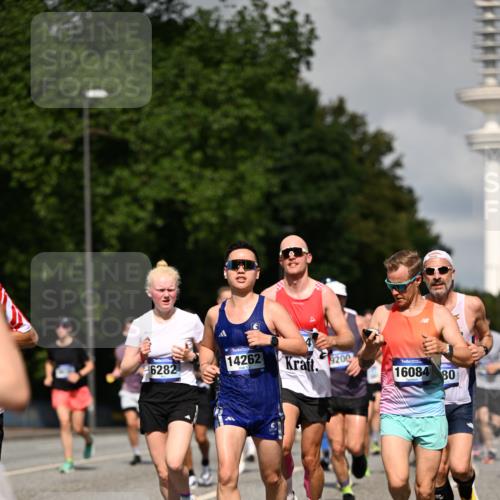 29.06.2025 - hella hamburg halbmarathon Dr. Thomas Lammeyer http://msf.ph/oto/8369308 29.06.2025 09:57:22 Kennedybrücke 1466, 2270, 2516, 2890, 2937, 3004, 3186, 3414, 3852, 4140, 4235, 4247, 4949, 5115, 5362, 5460, 5528, 5532, 5650, 6071, 6203, 6282, 6388, 6460, 6575, 6903, 7167, 7385, 7448, 7480, 7734, 8023, 9030, 9043, 9126, 9200, 9303, 9305, 9633, 9723, 9965, 10792, 11077, 11283 meine-sportfotos.de