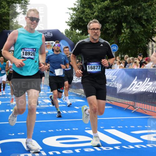 29.06.2025 - hella hamburg halbmarathon Strokosch-Dieckow http://msf.ph/oto/8369351 29.06.2025 10:49:43 Ziel 2504, 2706, 2937, 3060, 3543, 4017, 5460, 5894, 5978, 6115, 6125, 7332, 9126, 9200, 9463, 9551, 9619, 9723, 9924, 11975, 11977, 13159, 13463, 14794, 16800, 16843, 16877, 17282, 17753, 18058, 18451, 18926, 19122 meine-sportfotos.de