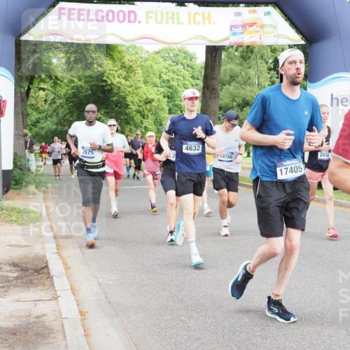 29.06.2025 - hella hamburg halbmarathon MichiJ http://msf.ph/oto/8369424 29.06.2025 10:44:25 Zwischen KM18-KM19 2652, 2656, 3575, 4632, 5391, 6892, 7159, 9316, 10788, 11645, 15220, 15664, 16418, 16531, 16634, 16909, 17405, 17848, 18180 meine-sportfotos.de