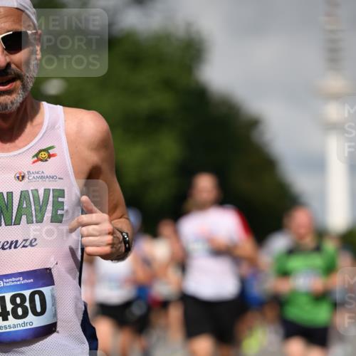 29.06.2025 - hella hamburg halbmarathon Dr. Thomas Lammeyer http://msf.ph/oto/8369446 29.06.2025 09:57:25 Kennedybrücke 1466, 1902, 2270, 2516, 2890, 2937, 3004, 3186, 3414, 3852, 4140, 4235, 4247, 4949, 5115, 5362, 5460, 5528, 5532, 5650, 6071, 6282, 6388, 6575, 6903, 7167, 7385, 7448, 7480, 7734, 8023, 8269, 9030, 9043, 9126, 9200, 9633, 9723, 9965, 10792, 11077, 11283 meine-sportfotos.de