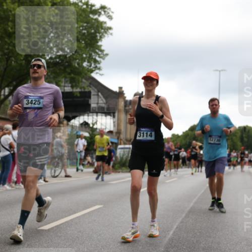 29.06.2025 - hella hamburg halbmarathon Yannick Fuchs http://msf.ph/oto/8369448 29.06.2025 10:53:32 20KM 2348, 2780, 3114, 3279, 3425, 4238, 4379, 4796, 4986, 5885, 6087, 6220, 6438, 7287, 7824, 8030, 8326, 8481, 8807, 9985, 10488, 10587, 10896, 11018, 11114, 11158, 11159, 11250, 11757, 11935, 11938, 12206, 12261, 12564, 12736, 12779, 12862, 13706, 13761, 14567, 14732, 14902, 14928, 14965, 15785, 15914, 16227, 16530, 16754, 16910, 16915, 16980, 17176, 17304, 17503, 18467, 18485, 18716, 18855, 19015, 19160 meine-sportfotos.de