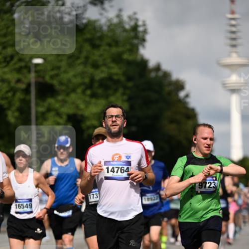 29.06.2025 - hella hamburg halbmarathon Dr. Thomas Lammeyer http://msf.ph/oto/8369464 29.06.2025 09:57:26 Kennedybrücke 1466, 1902, 2270, 2516, 2890, 2937, 3004, 3186, 3414, 3852, 4140, 4235, 4247, 4949, 5115, 5362, 5460, 5528, 5532, 5650, 6071, 6282, 6388, 6575, 6903, 7167, 7385, 7480, 7734, 8023, 8269, 9030, 9043, 9126, 9200, 9633, 9723, 9965, 10792, 11077, 11283 meine-sportfotos.de