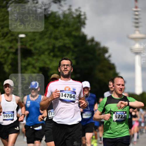 29.06.2025 - hella hamburg halbmarathon Dr. Thomas Lammeyer http://msf.ph/oto/8369480 29.06.2025 09:57:26 Kennedybrücke 1466, 1902, 2270, 2516, 2890, 2937, 3004, 3186, 3414, 3852, 4140, 4235, 4247, 4949, 5115, 5362, 5460, 5528, 5532, 5650, 6071, 6282, 6388, 6575, 6903, 7167, 7385, 7480, 7734, 8023, 8269, 9030, 9043, 9126, 9200, 9633, 9723, 9965, 10792, 11077, 11283 meine-sportfotos.de