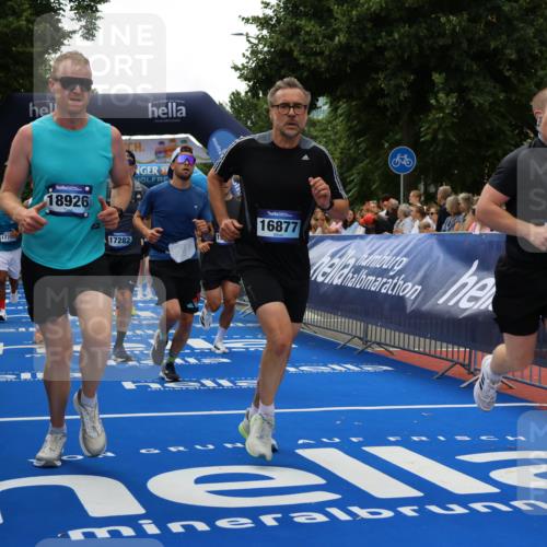 29.06.2025 - hella hamburg halbmarathon Strokosch-Dieckow http://msf.ph/oto/8369496 29.06.2025 10:49:43 Ziel 2504, 2706, 2937, 3060, 3543, 4017, 5460, 5894, 5978, 6115, 6125, 7332, 9126, 9200, 9463, 9551, 9619, 9723, 9924, 11975, 11977, 13159, 13463, 14794, 16800, 16843, 16877, 17282, 17753, 18058, 18451, 18926, 19122 meine-sportfotos.de