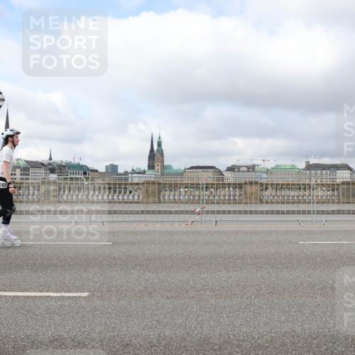 29.06.2025 - hella hamburg halbmarathon Lena Gebhardt http://msf.ph/oto/8369505 29.06.2025 09:11:01 Lombardsbrücke 262 meine-sportfotos.de