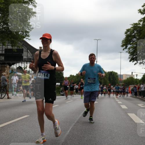 29.06.2025 - hella hamburg halbmarathon Yannick Fuchs http://msf.ph/oto/8369515 29.06.2025 10:53:32 20KM 2348, 2780, 3114, 3279, 3425, 4238, 4379, 4796, 4986, 5885, 6087, 6220, 6438, 7287, 7824, 8030, 8326, 8481, 8807, 9985, 10488, 10587, 10896, 11018, 11114, 11158, 11159, 11250, 11757, 11935, 11938, 12206, 12261, 12564, 12736, 12779, 12862, 13706, 13761, 14567, 14732, 14902, 14928, 14965, 15785, 15914, 16227, 16530, 16754, 16910, 16915, 16980, 17176, 17304, 17503, 18467, 18485, 18716, 18855, 19015, 19160 meine-sportfotos.de