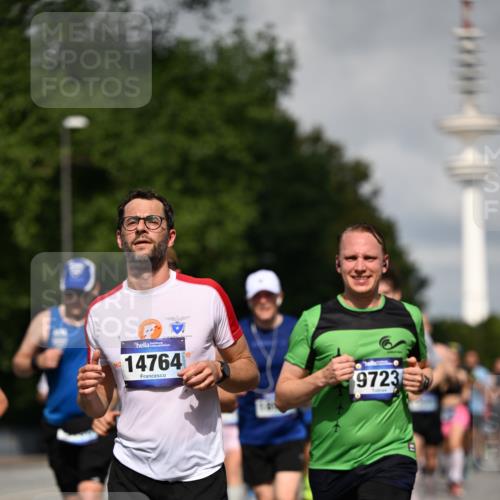 29.06.2025 - hella hamburg halbmarathon Dr. Thomas Lammeyer http://msf.ph/oto/8369523 29.06.2025 09:57:27 Kennedybrücke 1424, 1466, 1902, 2270, 2516, 2890, 2937, 3004, 3414, 3852, 4140, 4235, 4237, 4247, 4949, 5115, 5362, 5460, 5528, 5532, 5650, 6071, 6282, 6388, 6575, 6903, 7167, 7385, 7480, 7734, 8023, 8269, 8928, 9030, 9043, 9126, 9200, 9633, 9723, 9965, 10792, 11077, 11283 meine-sportfotos.de