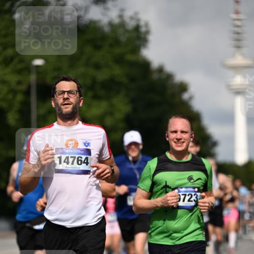 29.06.2025 - hella hamburg halbmarathon Dr. Thomas Lammeyer http://msf.ph/oto/8369530 29.06.2025 09:57:27 Kennedybrücke 1424, 1466, 1902, 2270, 2516, 2890, 2937, 3004, 3414, 3852, 4140, 4235, 4237, 4247, 4949, 5115, 5362, 5460, 5528, 5532, 5650, 6071, 6282, 6388, 6575, 6903, 7167, 7385, 7480, 7734, 8023, 8269, 8928, 9030, 9043, 9126, 9200, 9633, 9723, 9965, 10792, 11077, 11283 meine-sportfotos.de