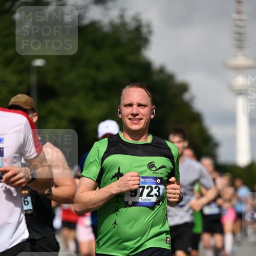 29.06.2025 - hella hamburg halbmarathon Dr. Thomas Lammeyer http://msf.ph/oto/8369546 29.06.2025 09:57:28 Kennedybrücke 1424, 1466, 1902, 2270, 2516, 2890, 2937, 3004, 3414, 3852, 4140, 4235, 4237, 4247, 4949, 5115, 5362, 5460, 5528, 5532, 5650, 6282, 6388, 6575, 6903, 7167, 7385, 7480, 7734, 8023, 8269, 8928, 9030, 9043, 9105, 9126, 9200, 9633, 9723, 9965, 10792, 11077, 11283 meine-sportfotos.de