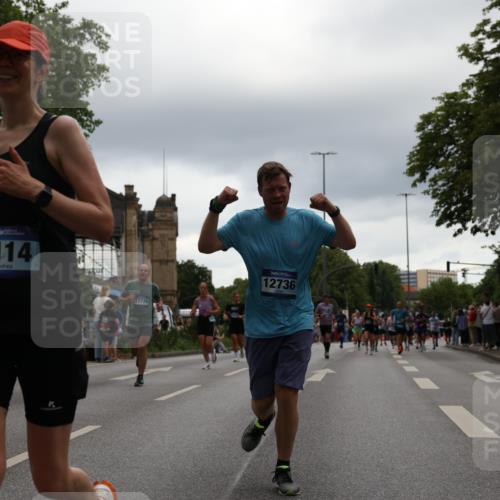 29.06.2025 - hella hamburg halbmarathon Yannick Fuchs http://msf.ph/oto/8369548 29.06.2025 10:53:33 20KM 2780, 3114, 3279, 3425, 4238, 4379, 4796, 4986, 5885, 6087, 6220, 6438, 7287, 7824, 8030, 8326, 8481, 8807, 9985, 10488, 10587, 10896, 11018, 11114, 11158, 11159, 11250, 11757, 11935, 11938, 12206, 12261, 12406, 12564, 12736, 12779, 12862, 13706, 13761, 14567, 14732, 14902, 14928, 14965, 15785, 15914, 16227, 16530, 16754, 16915, 16980, 17176, 17304, 17503, 18467, 18485, 18716, 18855, 19015, 19160 meine-sportfotos.de