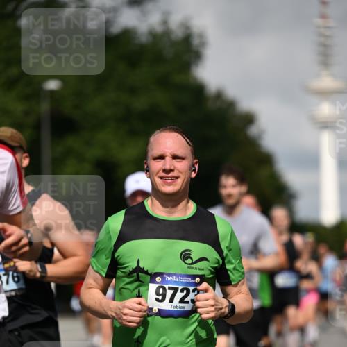 29.06.2025 - hella hamburg halbmarathon Dr. Thomas Lammeyer http://msf.ph/oto/8369550 29.06.2025 09:57:28 Kennedybrücke 1424, 1466, 1902, 2270, 2516, 2890, 2937, 3004, 3414, 3852, 4140, 4235, 4237, 4247, 4949, 5115, 5362, 5460, 5528, 5532, 5650, 6282, 6388, 6575, 6903, 7167, 7385, 7480, 7734, 8023, 8269, 8928, 9030, 9043, 9105, 9126, 9200, 9633, 9723, 9965, 10792, 11077, 11283 meine-sportfotos.de