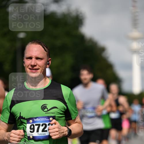 29.06.2025 - hella hamburg halbmarathon Dr. Thomas Lammeyer http://msf.ph/oto/8369573 29.06.2025 09:57:28 Kennedybrücke 1424, 1466, 1902, 2270, 2516, 2890, 2937, 3004, 3414, 3852, 4140, 4235, 4237, 4247, 4949, 5115, 5362, 5460, 5528, 5532, 5650, 6282, 6388, 6575, 6903, 7167, 7385, 7480, 7734, 8023, 8269, 8928, 9030, 9043, 9105, 9126, 9200, 9633, 9723, 9965, 10792, 11077, 11283 meine-sportfotos.de