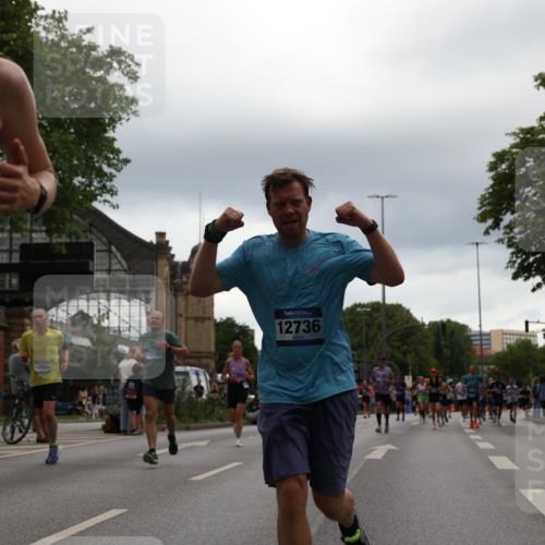 29.06.2025 - hella hamburg halbmarathon Yannick Fuchs http://msf.ph/oto/8369612 29.06.2025 10:53:33 20KM 2780, 3114, 3279, 3425, 4238, 4379, 4796, 4986, 5885, 6087, 6220, 6438, 7287, 7824, 8030, 8326, 8481, 8807, 9985, 10488, 10587, 10896, 11018, 11114, 11158, 11159, 11250, 11757, 11935, 11938, 12206, 12261, 12406, 12564, 12736, 12779, 12862, 13706, 13761, 14567, 14732, 14902, 14928, 14965, 15785, 15914, 16227, 16530, 16754, 16915, 16980, 17176, 17304, 17503, 18467, 18485, 18716, 18855, 19015, 19160 meine-sportfotos.de