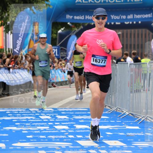 29.06.2025 - hella hamburg halbmarathon Strokosch-Dieckow http://msf.ph/oto/8369637 29.06.2025 10:27:53 Ziel 10106, 10485, 12189, 16377, 17488 meine-sportfotos.de