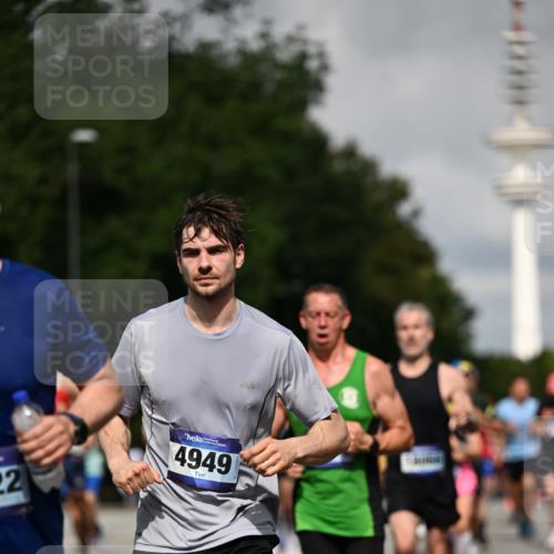 29.06.2025 - hella hamburg halbmarathon Dr. Thomas Lammeyer http://msf.ph/oto/8369661 29.06.2025 09:57:29 Kennedybrücke 1424, 1466, 1902, 2270, 2516, 2890, 2937, 3414, 3852, 4140, 4235, 4237, 4247, 4949, 5115, 5362, 5460, 5528, 5532, 5650, 6282, 6388, 6575, 6903, 7167, 7385, 7480, 7734, 8023, 8269, 8928, 9030, 9043, 9105, 9200, 9633, 9723, 9965, 10792, 11077, 11283 meine-sportfotos.de