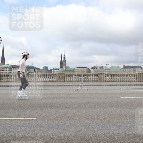 29.06.2025 - hella hamburg halbmarathon Lena Gebhardt http://msf.ph/oto/8369671 29.06.2025 09:11:01 Lombardsbrücke  meine-sportfotos.de