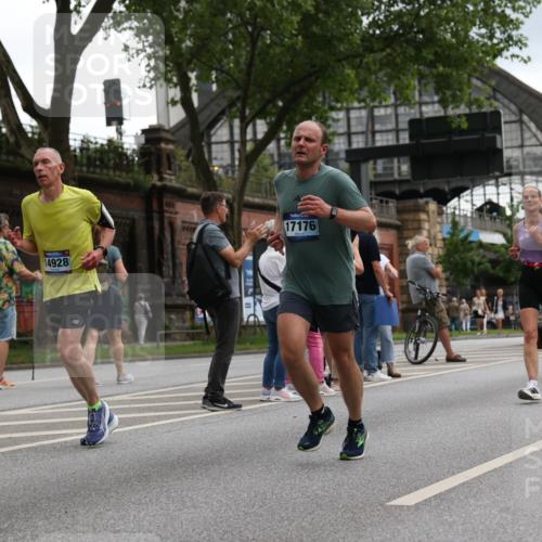 29.06.2025 - hella hamburg halbmarathon Yannick Fuchs http://msf.ph/oto/8369798 29.06.2025 10:53:35 20KM 2780, 3114, 3279, 3425, 4238, 4379, 4796, 4986, 5885, 6087, 6220, 6438, 7287, 7824, 8030, 8326, 8481, 8807, 9985, 10488, 10587, 10896, 11018, 11114, 11158, 11159, 11250, 11757, 11935, 12206, 12261, 12406, 12564, 12736, 12779, 12862, 13706, 13761, 14567, 14732, 14928, 14965, 15525, 15785, 15914, 16227, 16530, 16754, 16915, 16980, 17176, 17304, 17860, 18377, 18467, 18485, 18716, 18855 meine-sportfotos.de