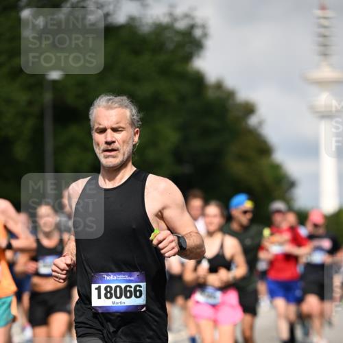 29.06.2025 - hella hamburg halbmarathon Dr. Thomas Lammeyer http://msf.ph/oto/8369862 29.06.2025 09:57:32 Kennedybrücke 1424, 1466, 1902, 2270, 2516, 2890, 2937, 3414, 3785, 3852, 4140, 4235, 4237, 4247, 4949, 5115, 5362, 5460, 5528, 5532, 5650, 6282, 6388, 6575, 7167, 7385, 7480, 7734, 8023, 8269, 8928, 9030, 9043, 9105, 9200, 9482, 9633, 9723, 9965, 10792, 11077, 11283 meine-sportfotos.de