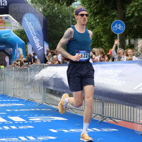 29.06.2025 - hella hamburg halbmarathon Strokosch-Dieckow http://msf.ph/oto/8369872 29.06.2025 10:27:47 Ziel 1122, 5367, 16377, 17893 meine-sportfotos.de