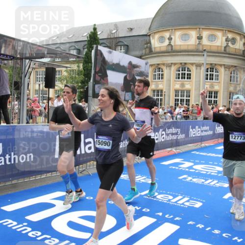 29.06.2025 - hella hamburg halbmarathon Michael Strokosch http://msf.ph/oto/8369961 29.06.2025 10:58:07 Ziel 1200, 1563, 1611, 3141, 4319, 4579, 6531, 6892, 8089, 10036, 10408, 11832, 12378, 12773, 13465, 13666, 15090, 15189, 15527, 18762 meine-sportfotos.de