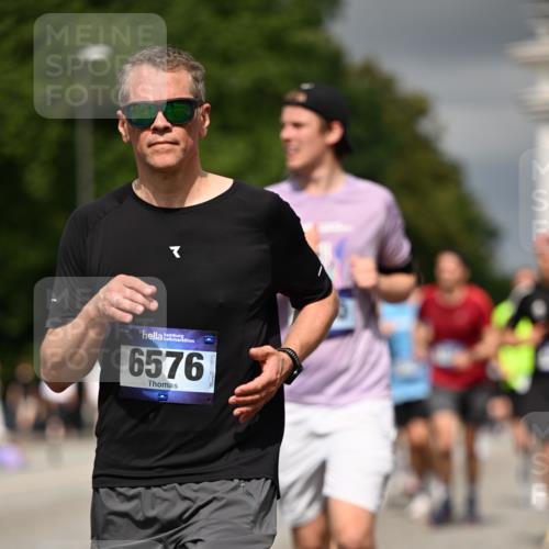 29.06.2025 - hella hamburg halbmarathon Dr. Thomas Lammeyer http://msf.ph/oto/8369973 29.06.2025 10:19:41 Kennedybrücke 1440, 2076, 2140, 2494, 2720, 2989, 3167, 3417, 4007, 4466, 5069, 5423, 6376, 6576, 7897, 7941, 7942, 8885, 9192, 9556, 9657, 9847, 10108, 10608, 10963 meine-sportfotos.de