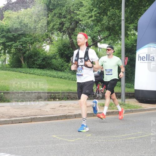 29.06.2025 - hella hamburg halbmarathon KatJ http://msf.ph/oto/8370036 29.06.2025 10:23:34 Zwischen KM18-KM19 3005, 4477, 5152 meine-sportfotos.de