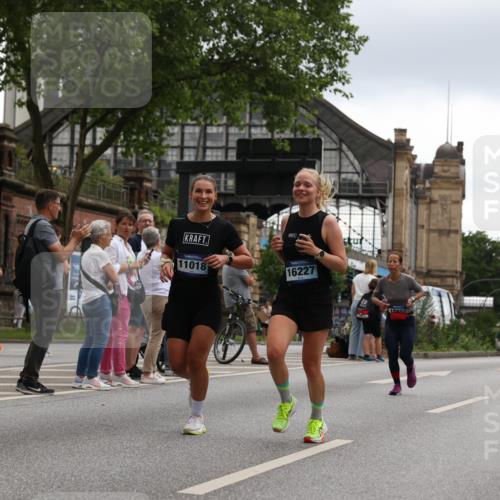 29.06.2025 - hella hamburg halbmarathon Yannick Fuchs http://msf.ph/oto/8370315 29.06.2025 10:53:38 20KM 2780, 3114, 3425, 4238, 4379, 4796, 4986, 6327, 7287, 7824, 8030, 8326, 8481, 8807, 9741, 9985, 10488, 10587, 10896, 11018, 11114, 11158, 11159, 11250, 11757, 12261, 12406, 12736, 12779, 12862, 13036, 13706, 13761, 14471, 14928, 15083, 15525, 15785, 15914, 16227, 16530, 16754, 16915, 17176, 17304, 17860, 18377, 18485, 18716, 18855, 19178 meine-sportfotos.de