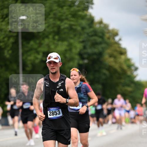 29.06.2025 - hella hamburg halbmarathon Dr. Thomas Lammeyer http://msf.ph/oto/8370320 29.06.2025 10:42:00 Kennedybrücke 1337, 1475, 1799, 1985, 2016, 2031, 2853, 3286, 3880, 4442, 4762, 5139, 5522, 5523, 6697, 6955, 7124, 7321, 7544, 7629, 8499, 8811, 8843, 8985, 9288, 9524, 9894, 10025, 10159, 10506, 10836, 11087 meine-sportfotos.de