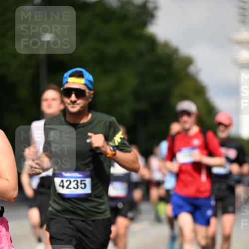 29.06.2025 - hella hamburg halbmarathon Dr. Thomas Lammeyer http://msf.ph/oto/8370423 29.06.2025 09:57:34 Kennedybrücke 1424, 1466, 1902, 2270, 2516, 2890, 2937, 3414, 3785, 3852, 4140, 4235, 4237, 4247, 4949, 5115, 5362, 5460, 5528, 5532, 5650, 6282, 6388, 6575, 6831, 7167, 7385, 7480, 7734, 8023, 8269, 8928, 9030, 9043, 9105, 9200, 9482, 9723, 9965, 10792, 11077, 11283 meine-sportfotos.de