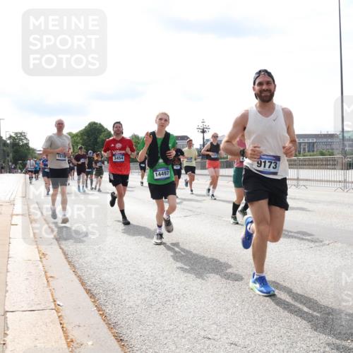 29.06.2025 - hella hamburg halbmarathon Lena Gebhardt http://msf.ph/oto/8370453 29.06.2025 10:14:50 Lombardsbrücke 3454, 14497, 9173, 1071, 1296, 1379, 1406, 1575, 1728, 1745, 2046, 2140, 2494, 2601, 2690, 2990, 3020, 3025, 3154, 3454, 3507, 3509, 3691, 3756, 3834, 3844, 4495, 4641, 5191, 5608, 5670, 5800, 5981, 6028, 6083, 6181, 6248, 6366, 6935, 7195, 7439, 7802, 7840, 7881, 8055, 8147, 8239, 8275, 8522, 8563, 8609, 8755, 8854, 9113, 9173, 9556, 9663, 9709, 9911, 9975, 10224, 10391, 10589, 10610, 10717, 10963, 11271, 11598, 12467, 13237, 16126 meine-sportfotos.de