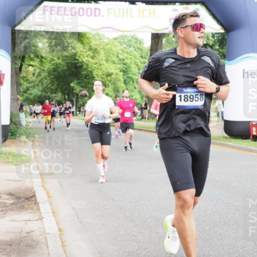 29.06.2025 - hella hamburg halbmarathon MichiJ http://msf.ph/oto/8370474 29.06.2025 10:44:34 Zwischen KM18-KM19 1239, 1387, 3141, 4579, 6592, 10599, 11018, 11043, 13863, 14266, 16227, 17543, 18325, 18508, 18531, 18587 meine-sportfotos.de