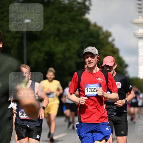 29.06.2025 - hella hamburg halbmarathon Dr. Thomas Lammeyer http://msf.ph/oto/8370476 29.06.2025 09:57:35 Kennedybrücke 1424, 1466, 1902, 2098, 2270, 2516, 2823, 2937, 3414, 3785, 3852, 4140, 4235, 4237, 4247, 4949, 5115, 5362, 5460, 5528, 5532, 5650, 6282, 6388, 6575, 6831, 7167, 7385, 7480, 7734, 8023, 8269, 8928, 9030, 9043, 9105, 9200, 9482, 9723, 9965, 10792, 11077 meine-sportfotos.de