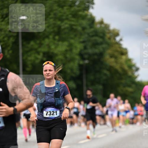 29.06.2025 - hella hamburg halbmarathon Dr. Thomas Lammeyer http://msf.ph/oto/8370487 29.06.2025 10:42:01 Kennedybrücke 1337, 1475, 1799, 1985, 2016, 2031, 2853, 3286, 3880, 4762, 5139, 5522, 5523, 6697, 6955, 7124, 7321, 7629, 8499, 8811, 8843, 8985, 9288, 9524, 9894, 10025, 10159, 10506, 10836, 11087 meine-sportfotos.de