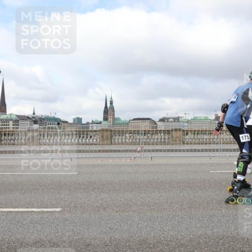29.06.2025 - hella hamburg halbmarathon Lena Gebhardt http://msf.ph/oto/8370489 29.06.2025 09:11:02 Lombardsbrücke 175 meine-sportfotos.de