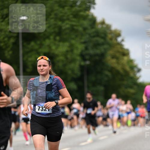29.06.2025 - hella hamburg halbmarathon Dr. Thomas Lammeyer http://msf.ph/oto/8370495 29.06.2025 10:42:01 Kennedybrücke 1337, 1475, 1799, 1985, 2016, 2031, 2853, 3286, 3880, 4762, 5139, 5522, 5523, 6697, 6955, 7124, 7321, 7629, 8499, 8811, 8843, 8985, 9288, 9524, 9894, 10025, 10159, 10506, 10836, 11087 meine-sportfotos.de