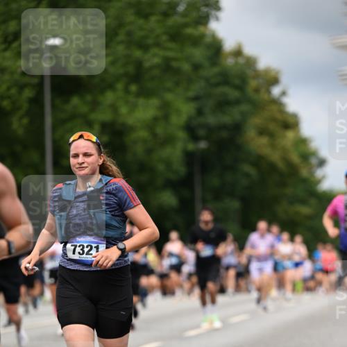 29.06.2025 - hella hamburg halbmarathon Dr. Thomas Lammeyer http://msf.ph/oto/8370506 29.06.2025 10:42:01 Kennedybrücke 1337, 1475, 1799, 1985, 2016, 2031, 2853, 3286, 3880, 4762, 5139, 5522, 5523, 6697, 6955, 7124, 7321, 7629, 8499, 8811, 8843, 8985, 9288, 9524, 9894, 10025, 10159, 10506, 10836, 11087 meine-sportfotos.de