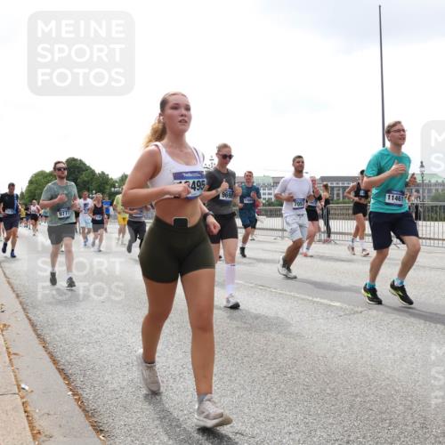 29.06.2025 - hella hamburg halbmarathon Lena Gebhardt http://msf.ph/oto/8370520 29.06.2025 10:39:42 Lombardsbrücke 9777, 495, 9698, 7053607, 11461, 1076, 1586, 1856, 1883, 1899, 2092, 2313, 2578, 2843, 2976, 3046, 3275, 3353, 3727, 3882, 3883, 3884, 4298, 4523, 4603, 4609, 4659, 4752, 4855, 4882, 5045, 5229, 5654, 5701, 6321, 6342, 6343, 6427, 6428, 6698, 6719, 6726, 6739, 6748, 7045, 7053, 7125, 7199, 7341, 7429, 7455, 7456, 7501, 7524, 7684, 8107, 8203, 8243, 8612, 8995, 9393, 9420, 9569, 9698, 9747, 9777, 10441, 10512 meine-sportfotos.de