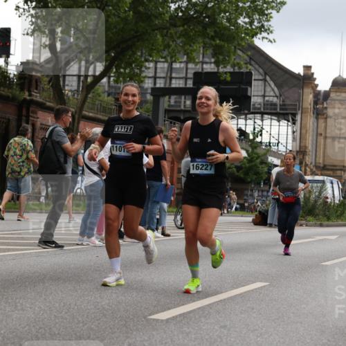 29.06.2025 - hella hamburg halbmarathon Yannick Fuchs http://msf.ph/oto/8370539 29.06.2025 10:53:39 20KM 2780, 3114, 3425, 4238, 4379, 4796, 4986, 6327, 6470, 7287, 7824, 8030, 8326, 8481, 8807, 9741, 9985, 10488, 10587, 11018, 11114, 11158, 11159, 11250, 11757, 12406, 12736, 12779, 12862, 13036, 13706, 13761, 14471, 14928, 15083, 15525, 15785, 15914, 16227, 16530, 16754, 16915, 17176, 17304, 17860, 18377, 18485, 18716, 18855, 19178 meine-sportfotos.de