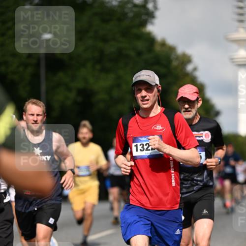 29.06.2025 - hella hamburg halbmarathon Dr. Thomas Lammeyer http://msf.ph/oto/8370569 29.06.2025 09:57:36 Kennedybrücke 1424, 1466, 1902, 2098, 2270, 2516, 2823, 2937, 3414, 3785, 3852, 4140, 4183, 4235, 4237, 4247, 4949, 5115, 5362, 5460, 5528, 5532, 5650, 6282, 6388, 6831, 7167, 7385, 7480, 7734, 8023, 8269, 8743, 8928, 9030, 9043, 9105, 9200, 9482, 9723, 9815, 9965, 10792, 11077 meine-sportfotos.de