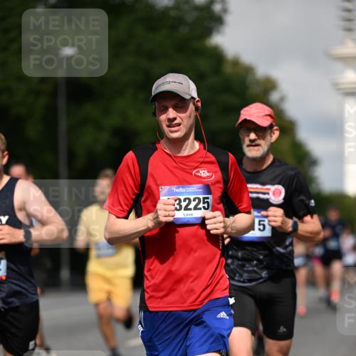 29.06.2025 - hella hamburg halbmarathon Dr. Thomas Lammeyer http://msf.ph/oto/8370576 29.06.2025 09:57:36 Kennedybrücke 1424, 1466, 1902, 2098, 2270, 2516, 2823, 2937, 3414, 3785, 3852, 4140, 4183, 4235, 4237, 4247, 4949, 5115, 5362, 5460, 5528, 5532, 5650, 6282, 6388, 6831, 7167, 7385, 7480, 7734, 8023, 8269, 8743, 8928, 9030, 9043, 9105, 9200, 9482, 9723, 9815, 9965, 10792, 11077 meine-sportfotos.de