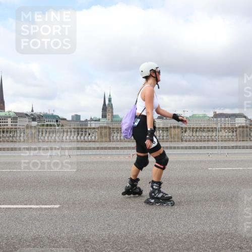 29.06.2025 - hella hamburg halbmarathon Lena Gebhardt http://msf.ph/oto/8370581 29.06.2025 09:11:04 Lombardsbrücke  meine-sportfotos.de