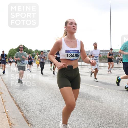 29.06.2025 - hella hamburg halbmarathon Lena Gebhardt http://msf.ph/oto/8370614 29.06.2025 10:39:42 Lombardsbrücke 7199, 12680, 9777, 1411, 13495, 7053, 11461, 1076, 1586, 1856, 1883, 1899, 2092, 2313, 2578, 2843, 2976, 3046, 3275, 3353, 3727, 3882, 3883, 3884, 4298, 4523, 4603, 4609, 4659, 4752, 4855, 4882, 5045, 5229, 5654, 5701, 6321, 6342, 6343, 6427, 6428, 6698, 6719, 6726, 6739, 6748, 7045, 7053, 7125, 7199, 7341, 7429, 7455, 7456, 7501, 7524, 7684, 8107, 8203, 8243, 8612, 8995, 9393, 9420, 9569, 9698, 9747, 9777, 10441, 10512 meine-sportfotos.de
