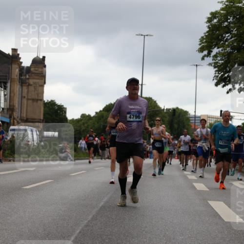 29.06.2025 - hella hamburg halbmarathon Yannick Fuchs http://msf.ph/oto/8370657 29.06.2025 10:53:39 20KM 2780, 3114, 3425, 4238, 4379, 4796, 4986, 6327, 6470, 7287, 7824, 8030, 8326, 8481, 8807, 9741, 9985, 10488, 10587, 11018, 11114, 11158, 11159, 11250, 11757, 12406, 12736, 12779, 12862, 13036, 13706, 13761, 14471, 14928, 15083, 15525, 15785, 15914, 16227, 16530, 16754, 16915, 17176, 17304, 17860, 18377, 18485, 18716, 18855, 19178 meine-sportfotos.de
