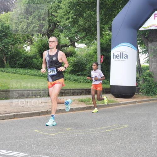 29.06.2025 - hella hamburg halbmarathon KatJ http://msf.ph/oto/8370670 29.06.2025 10:23:40 Zwischen KM18-KM19 57, 4477, 5048, 6169 meine-sportfotos.de